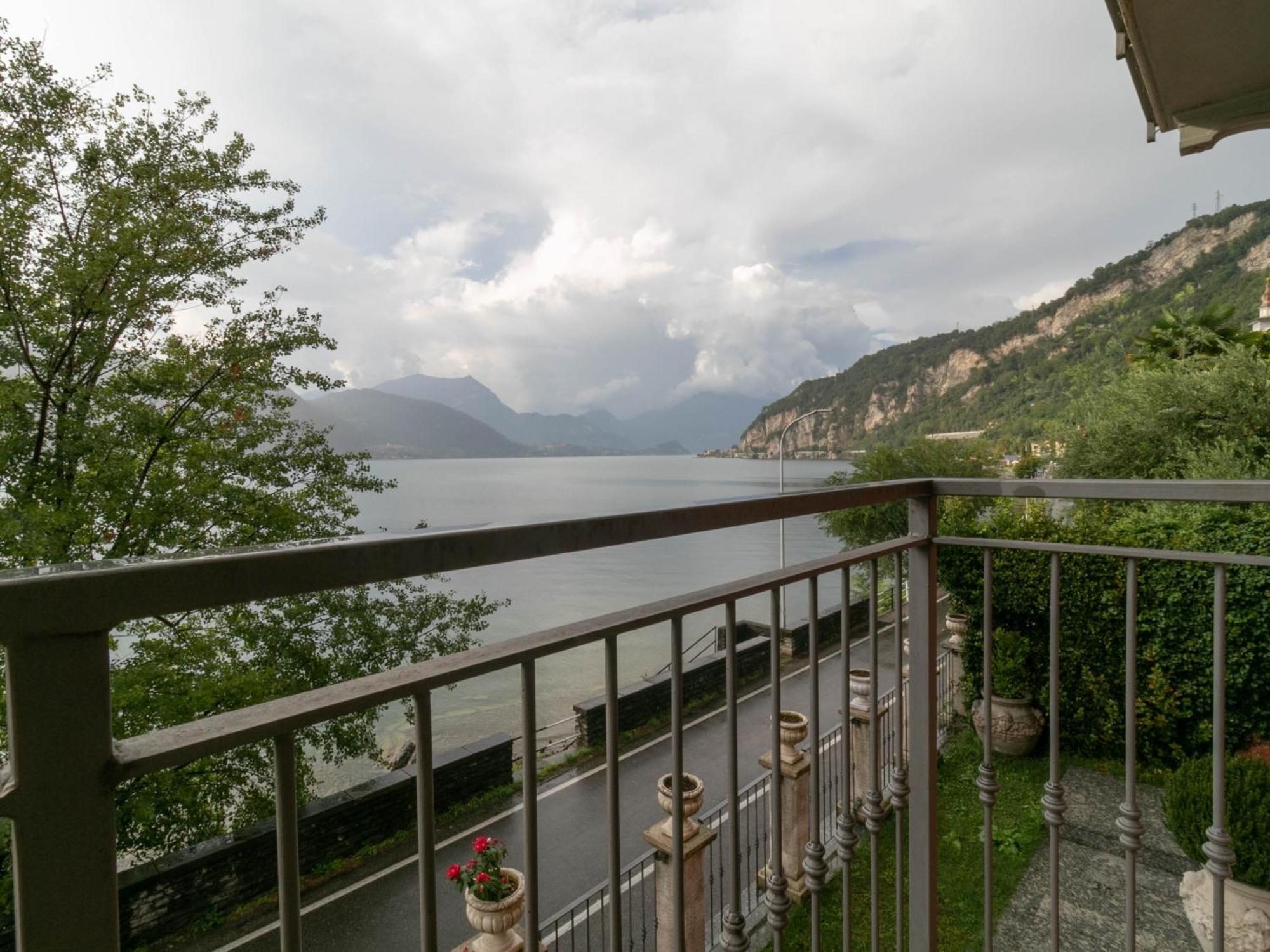 Villa Olcio - Al Lago Манделло-дель-Ларіо Екстер'єр фото